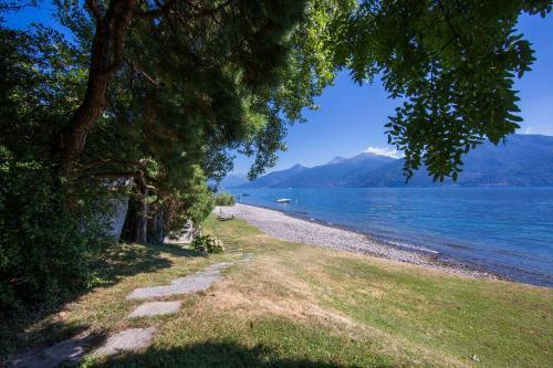 Cadenabbia Apartment Sleeps 4