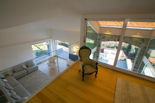 Griante Villa Sleeps 10 Pool