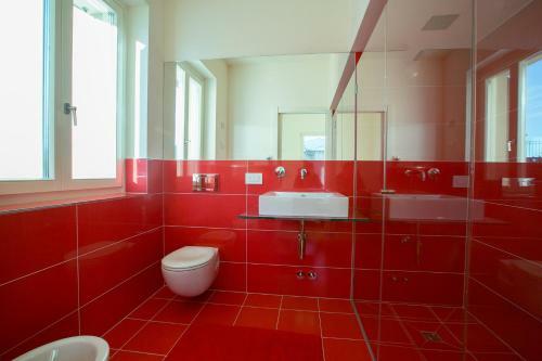 Griante Villa Sleeps 10 Pool