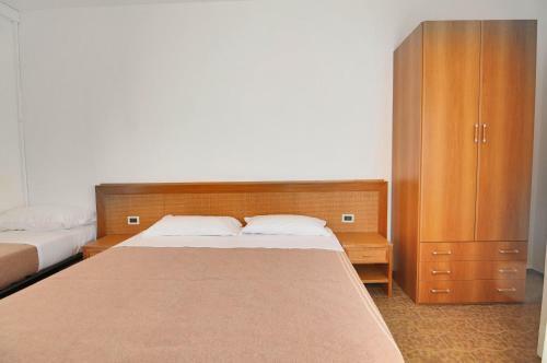 Hotel Venus Best Price