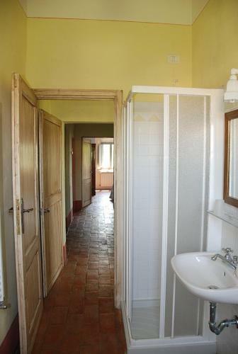 Castelfiorentino Villa Sleeps 6 Pool