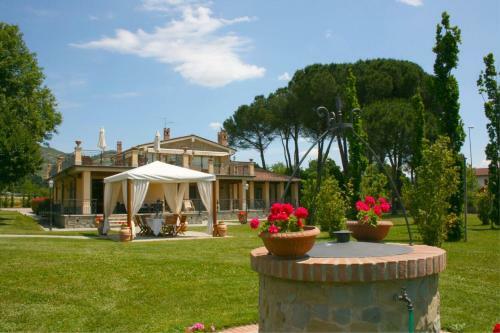 Santa Lucia Villa Sleeps 14 Pool Air Con Wifi