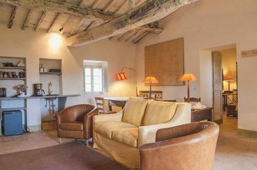 Castiglioncello Del Trinoro Villa Sleeps 12 Pool