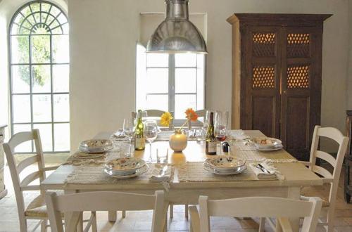 Castiglioncello Del Trinoro Villa Sleeps 12 Pool