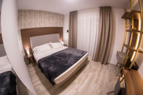 8room Hotel