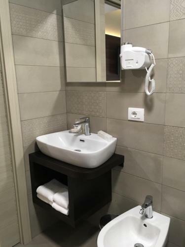 8room Hotel