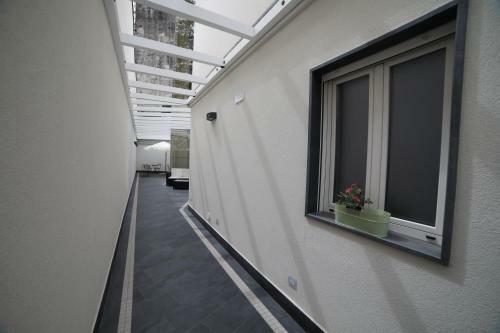 8room Hotel