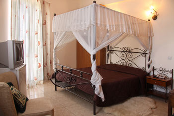 Crown Inn Hotel