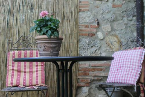 Hostal Private Room In Small Medieval Borgo