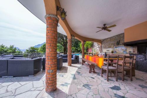 Cressogno Villa Sleeps 10 Pool Air Con