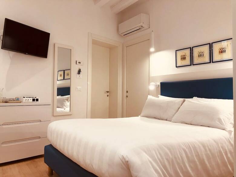 Hostal San Marco Design Suites