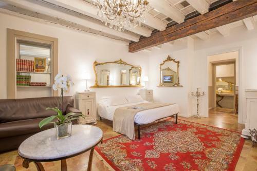 Hostal Corte Realdi Boutique Rooms