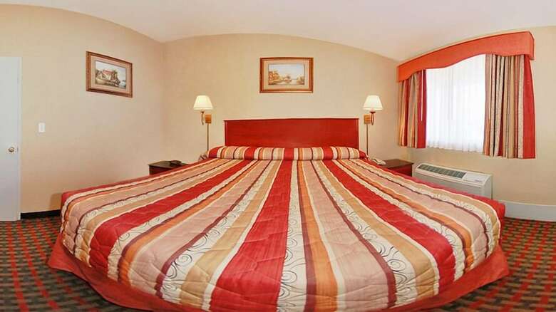 Hotel Rodeway Inn Macarthur Airport