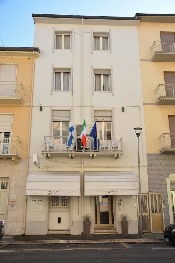 City Hotel
