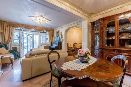 Gronda Sud Apartment Sleeps 6