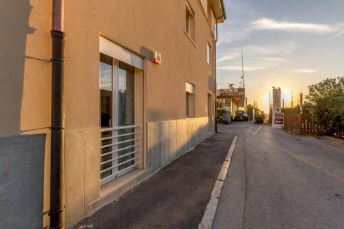 Viareggio Apartment Sleeps 6 Air Con
