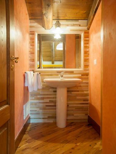 Vibonati Villa Sleeps 14 Wifi