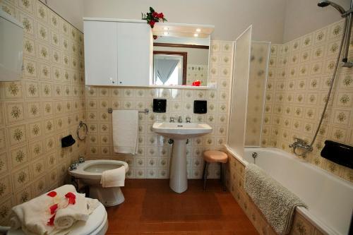 Toscolano-maderno Apartment Sleeps 8