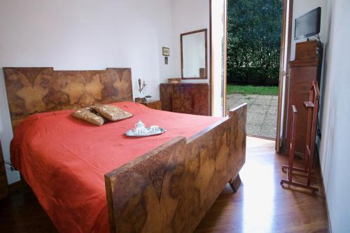 Travedona Monate Apartment Sleeps 4 Pool Air Con
