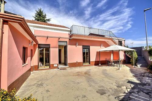 Trecastagni Villa Sleeps 6 Air Con Wifi