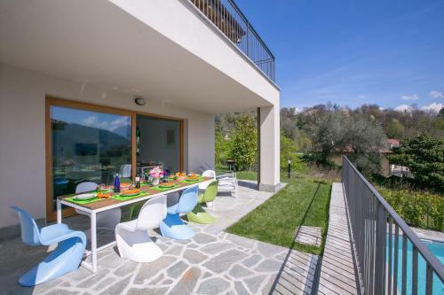 Tremezzo Villa Sleeps 6 Pool Air Con