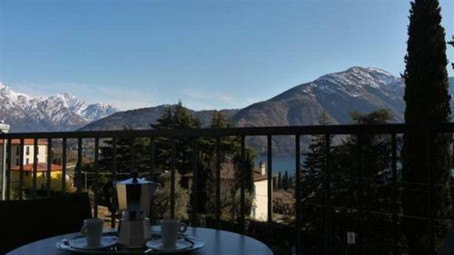 Tremezzo Apartment Sleeps 4 Pool T421283