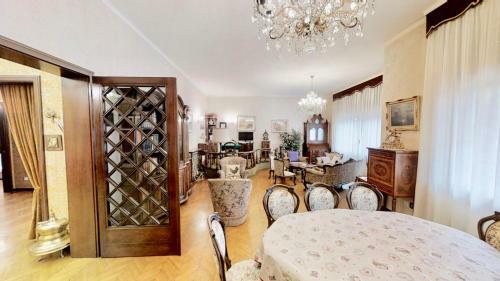 Apartamento Triestevillas Retro' Decor Laghi, 7guests