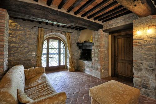 Vernazzano Basso Apartment Sleeps 6 Pool Wifi