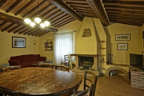 Vernazzano Basso Apartment Sleeps 6 T242209