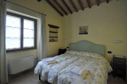 Vernazzano Basso Apartment Sleeps 6 T242209