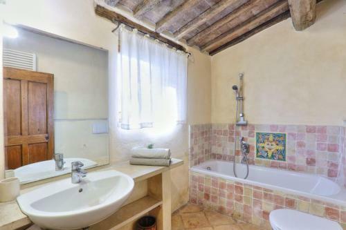 Umbertide Villa Sleeps 11 Pool Wifi