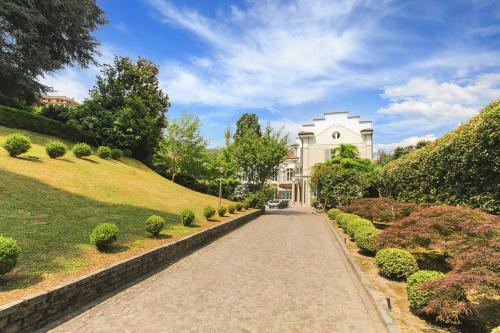 Stresa Villa Sleeps 16 Pool Air Con Wifi