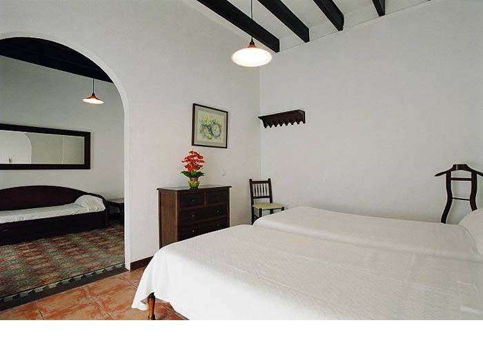 Hotel Hostal Cas Bombu