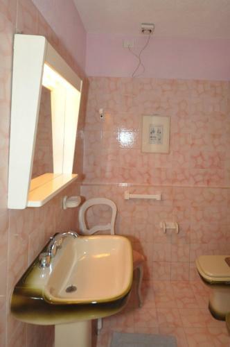 Suvereto Apartment Sleeps 4 T241728