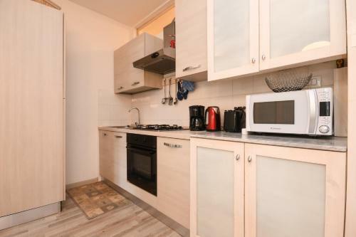 Sirmione Lake And Pool Holiday Apartment