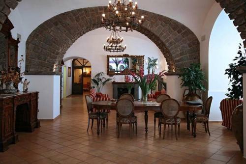Sorrento Villa Sleeps 22 Pool Air Con Wifi