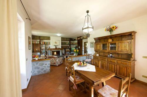Ponte Biforco Villa Sleeps 8 Pool Wifi