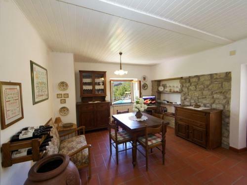 Calcinaia Villa Sleeps 14 Pool Wifi