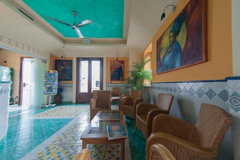 Petit Hotel