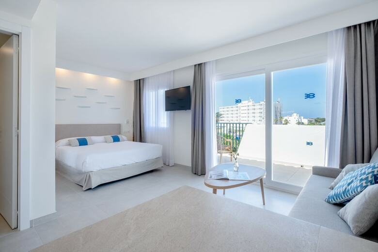 Apartamentos Carema Beach Menorca