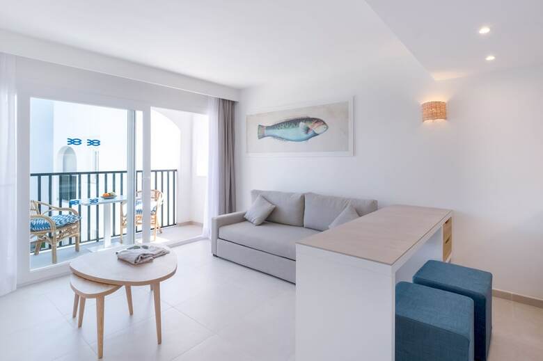 Apartamentos Carema Beach Menorca