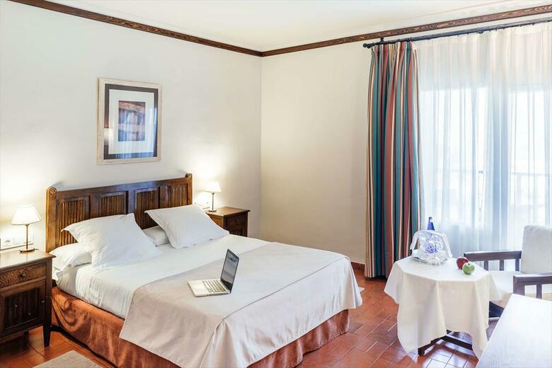 Hotel Parador De Manzanares