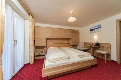 Hostal Kedul Alpine Lodge