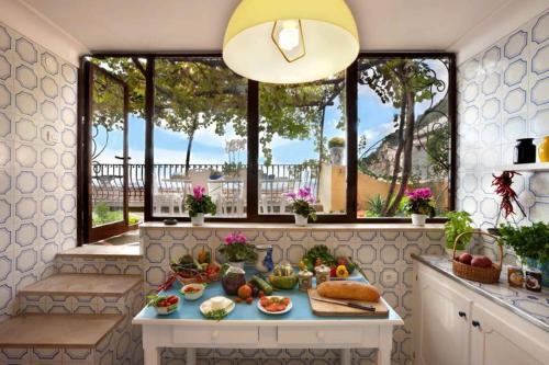 Positano Villa Sleeps 11 Air Con Wifi