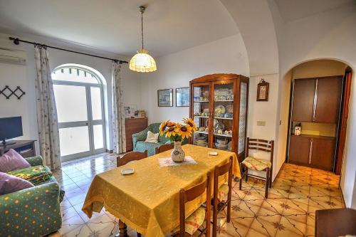 Praiano Villa Sleeps 4 Air Con Wifi