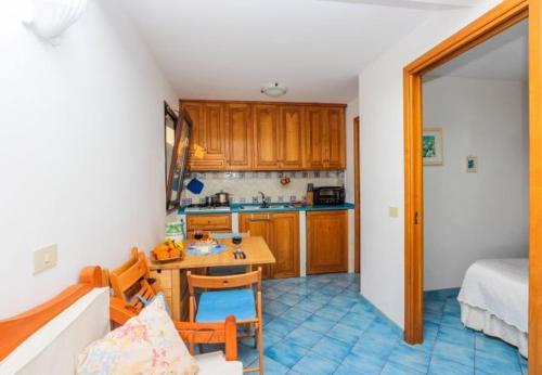 Praiano Apartment Sleeps 2 T721483