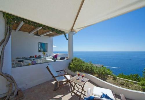 Praiano Villa Sleeps 6 T721533
