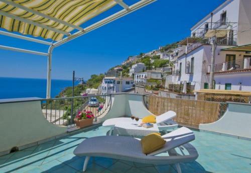 Praiano Apartment Sleeps 5