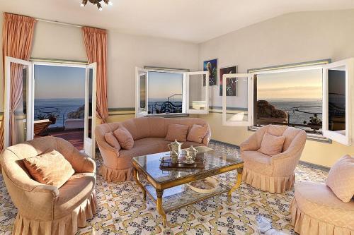 Praiano Villa Sleeps 14 Pool Air Con Wifi