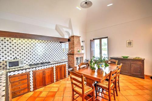 Praiano Villa Sleeps 8 Pool Air Con Wifi